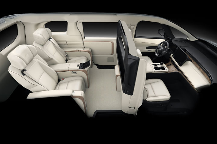 Lexus LM Front Row Seats