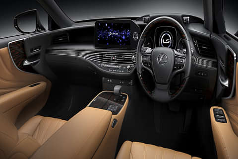 Lexus LS 500h Luxury Dashboard