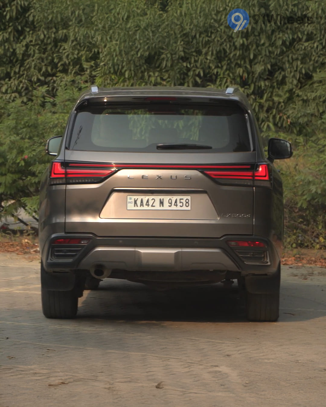 Lexus LX image