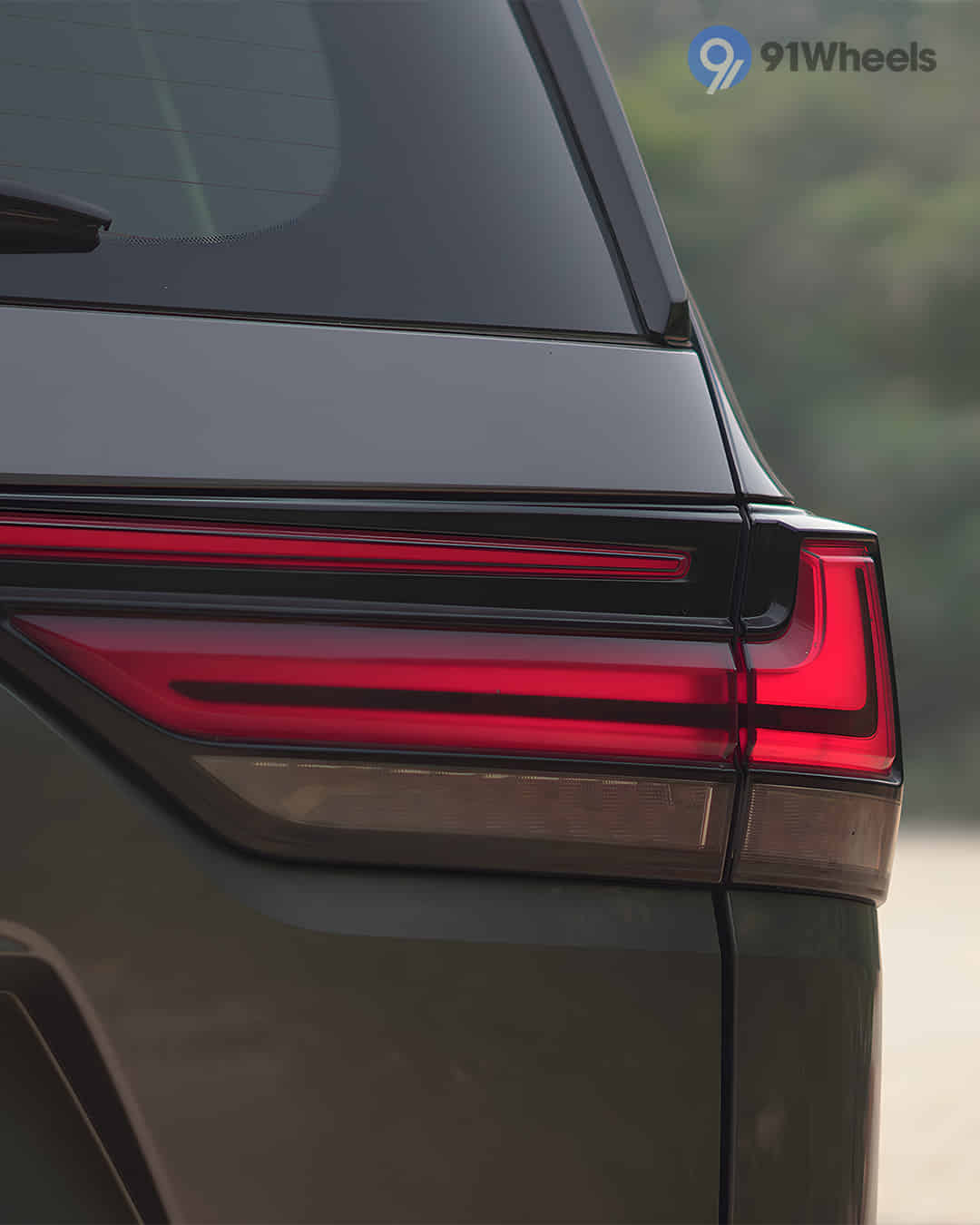 Lexus LX image