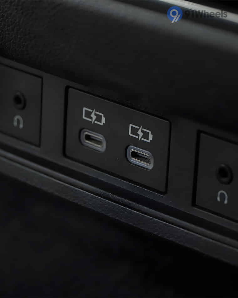 Infotainment & Charging - 5 Infotainment & Charging - 5