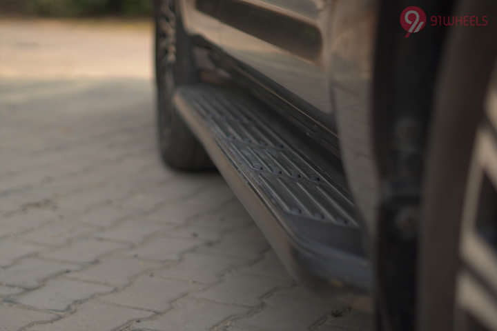 Lexus LX Foot Board