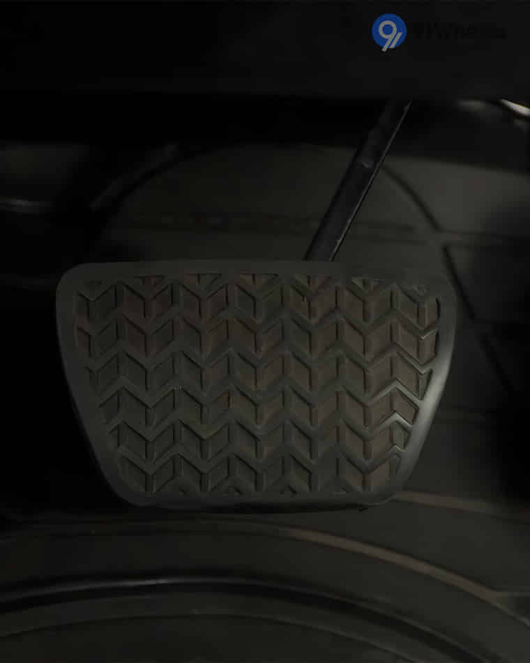 Driver Controls - 6 Driver Controls - 6