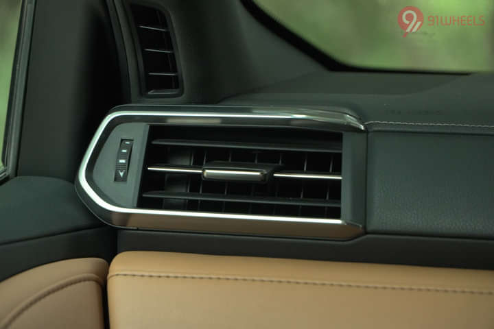 Lexus LX Front Passenger Air Vent