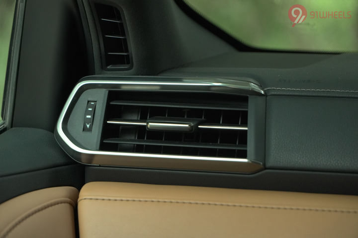 Lexus LX Front Passenger Air Vent