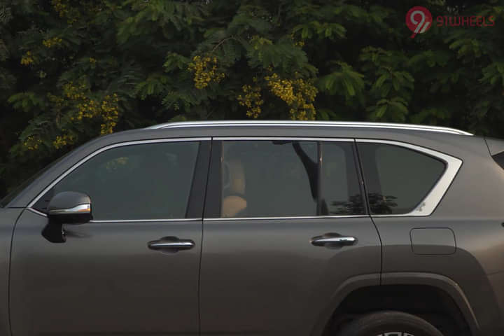 Lexus LX Side Glass Housing