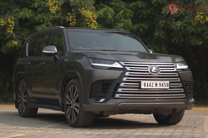 Lexus LX Right Front Three Quarter