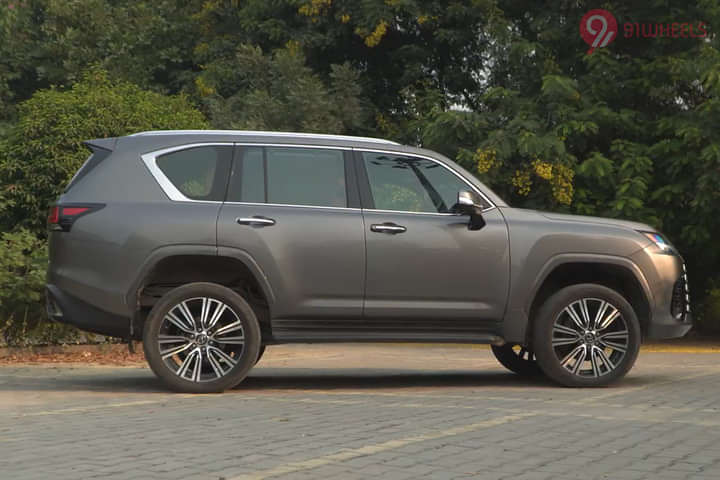 Lexus LX Right Side View