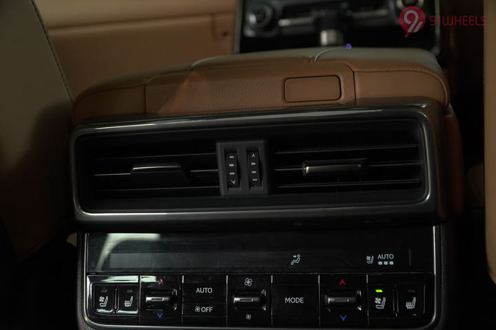 Lexus LX Rear Row Air Vent
