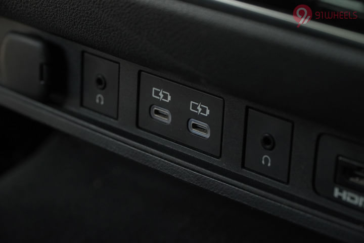 Lexus LX USB Port/Power Socket/Wireless Charging