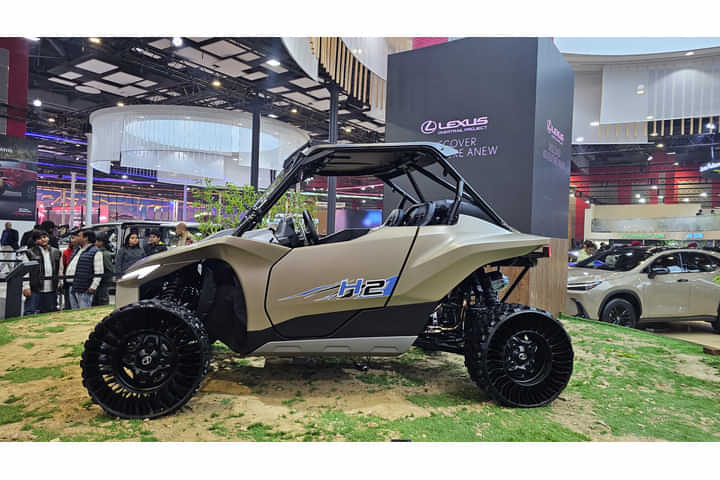 Lexus ROV Concept Left Side View Lexus ROV Concept Left Side View