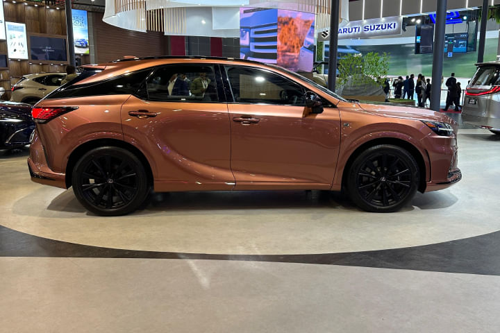 Lexus RX Right Side View