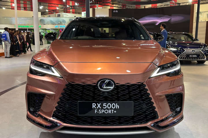 Lexus RX Front View