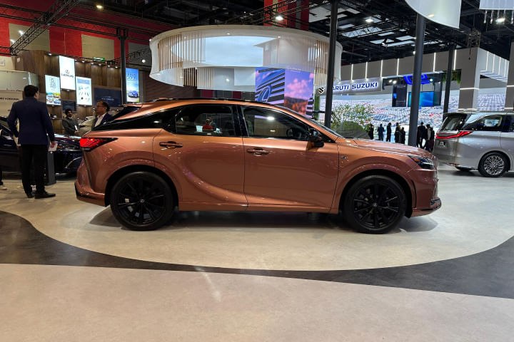 Lexus RX Right Side View