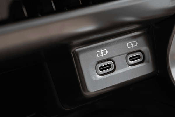 Lexus RX USB Port/Power Socket/Wireless Charging