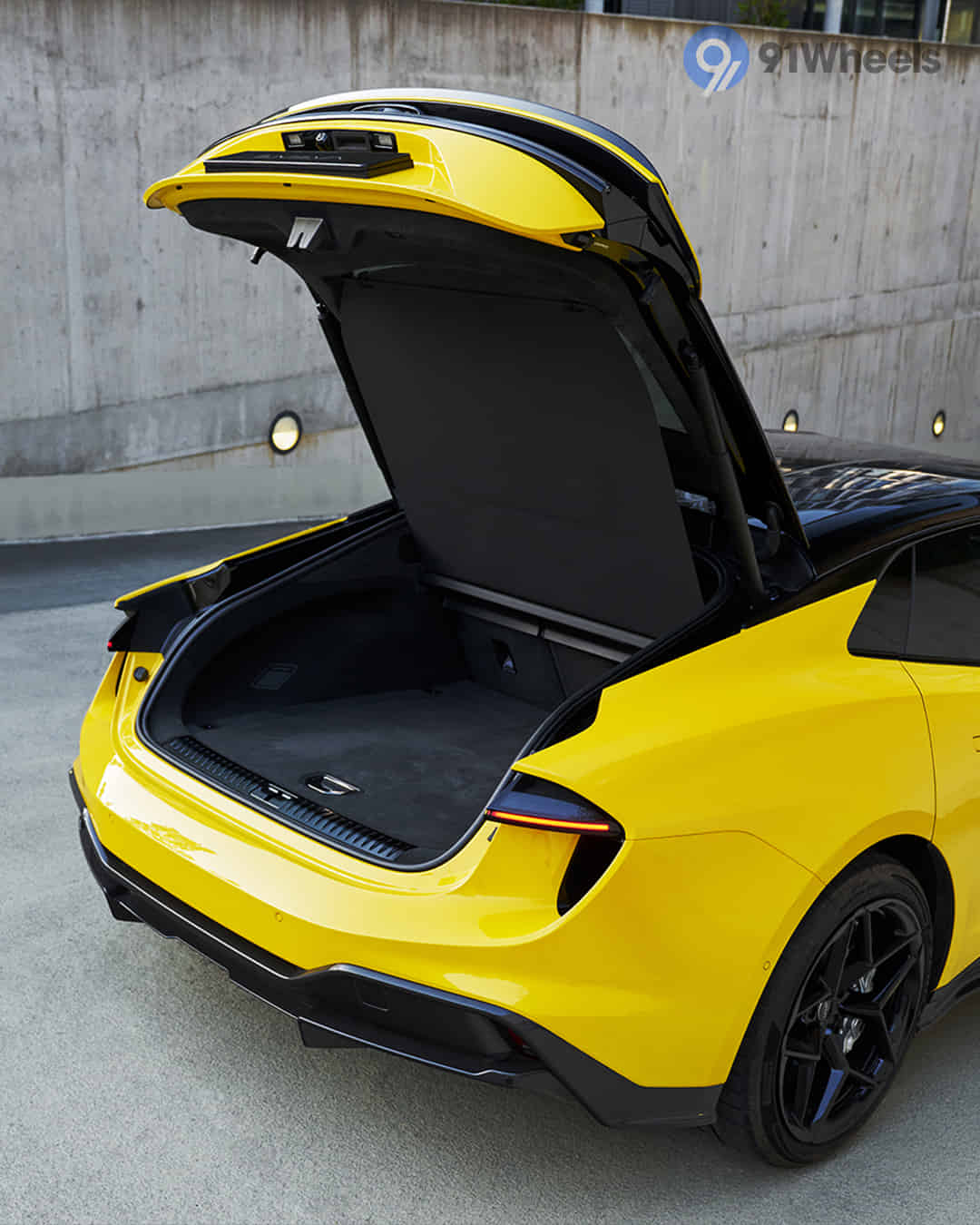 Open Boot / Trunk Open Boot / Trunk