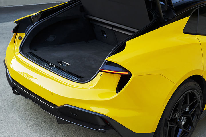 Lotus Emeya Bootspace