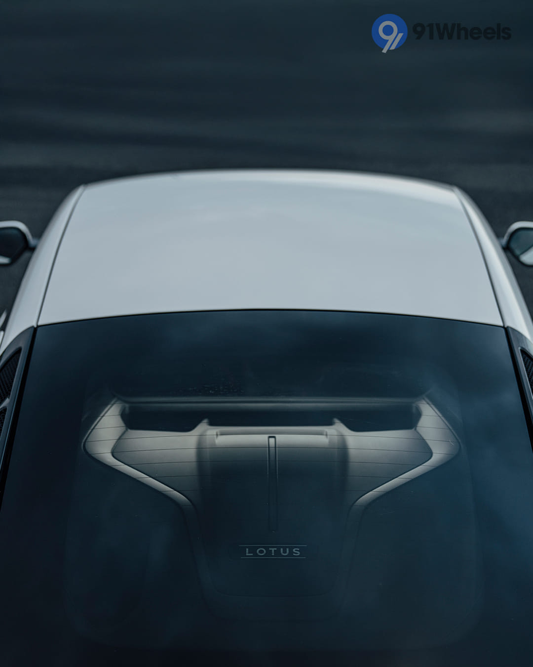 Dashboard & Front Cabin - 6