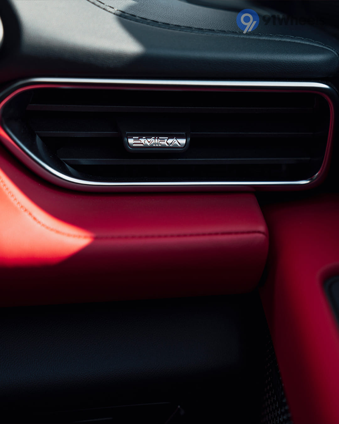 Dashboard & Front Cabin - 3