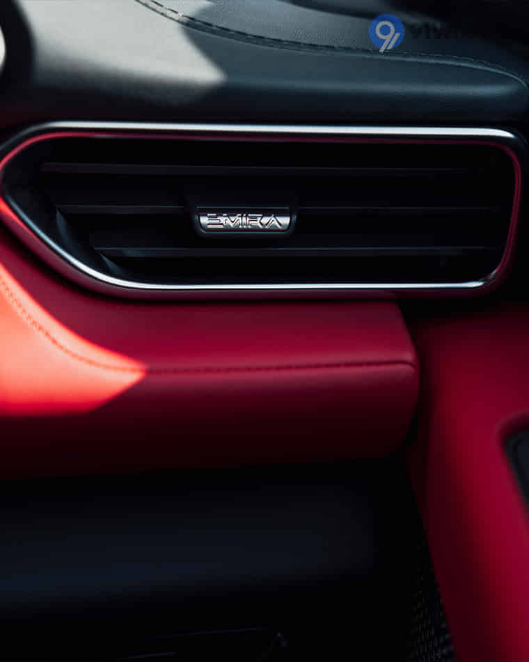 Dashboard & Front Cabin - 3