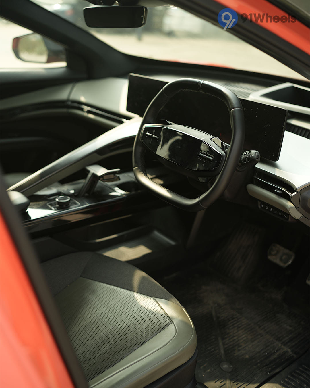 Dashboard & Front Cabin - 21