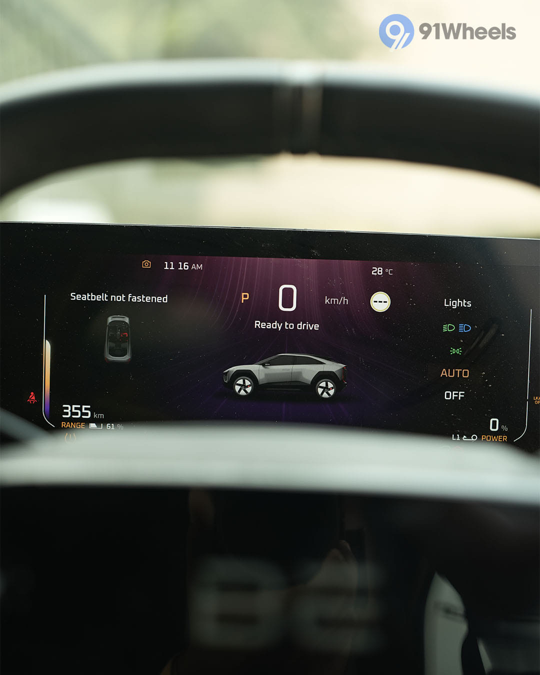 Dashboard & Front Cabin - 4