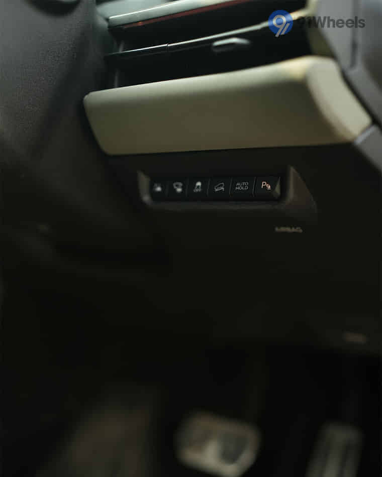 Dashboard & Front Cabin - 2 Dashboard & Front Cabin - 2