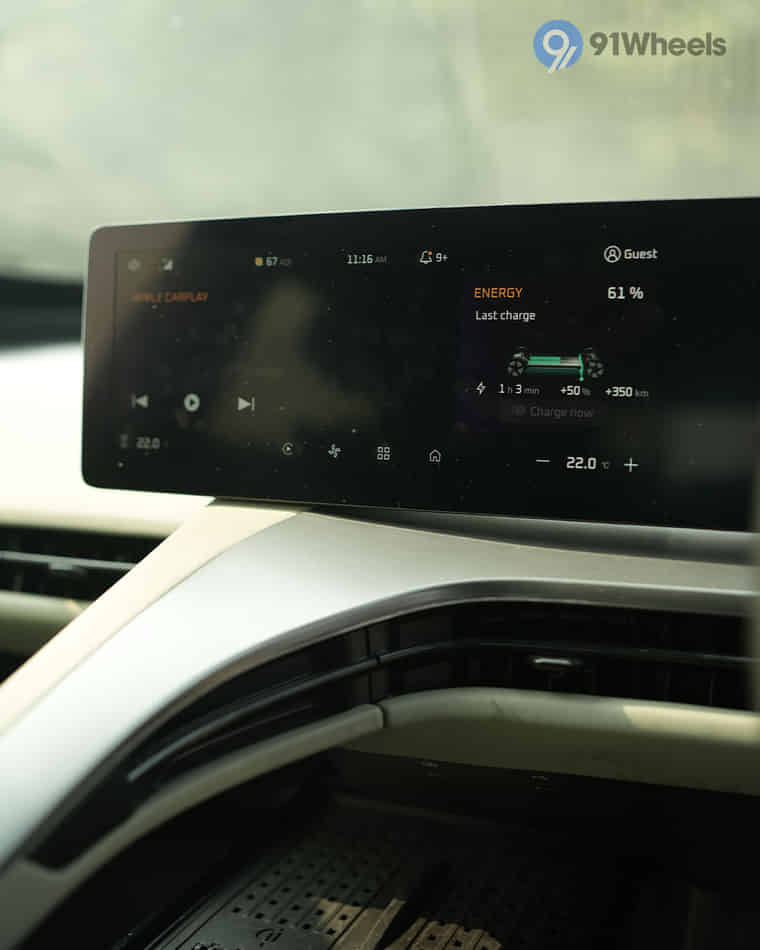 Dashboard & Front Cabin - 7 Dashboard & Front Cabin - 7