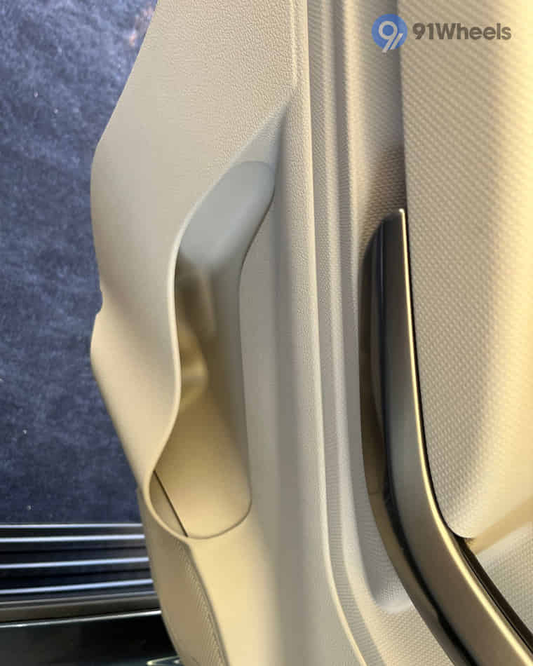 Seats & Cabin Comfort - 6