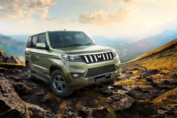 Mahindra Bolero Neo Right Front Three Quarter