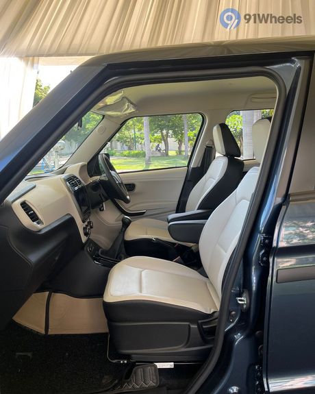 Bolero Neo Front Row Seats