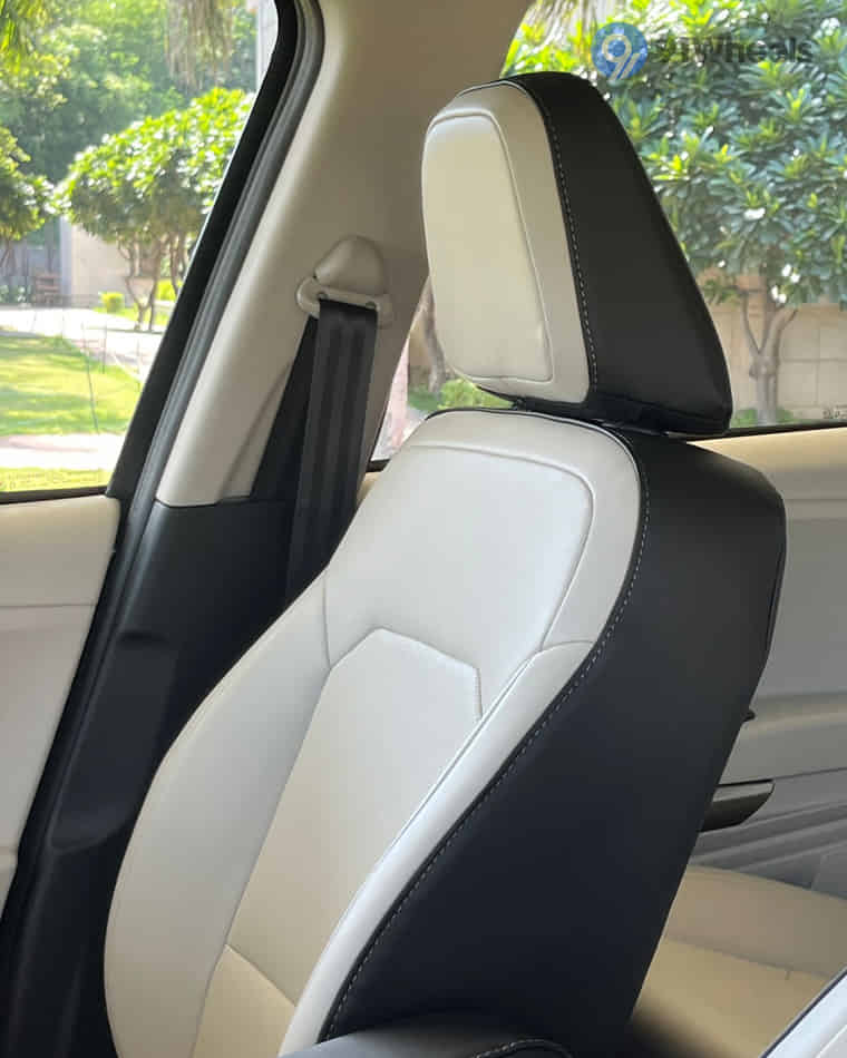 Seats & Cabin Comfort - 4