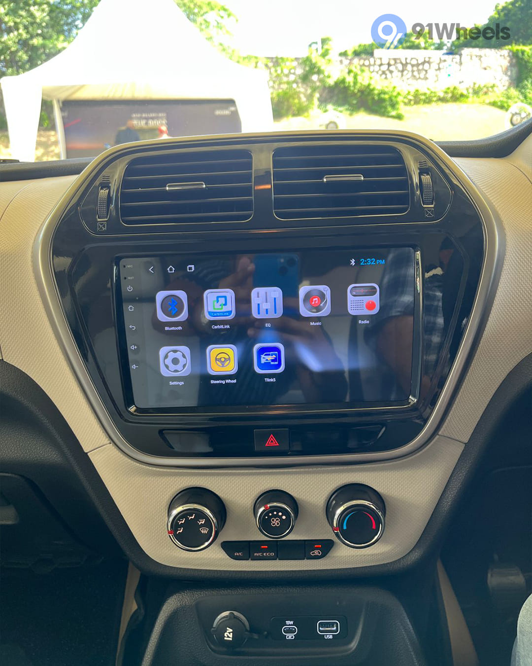 Dashboard & Front Cabin - 3