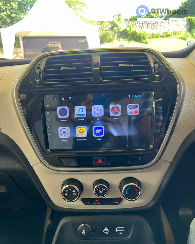 Dashboard & Front Cabin - 3