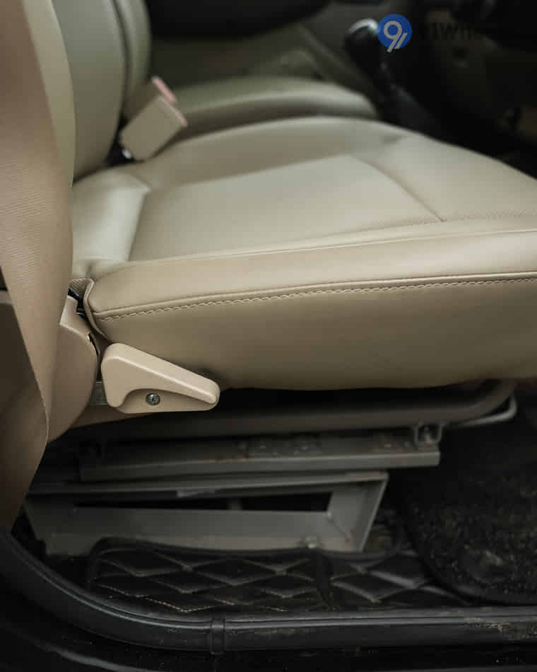 Seats & Cabin Comfort - 7