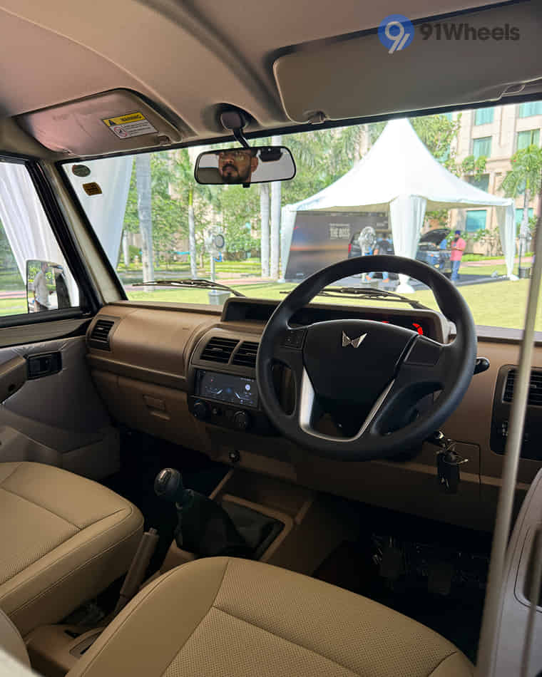 Dashboard & Front Cabin - 3