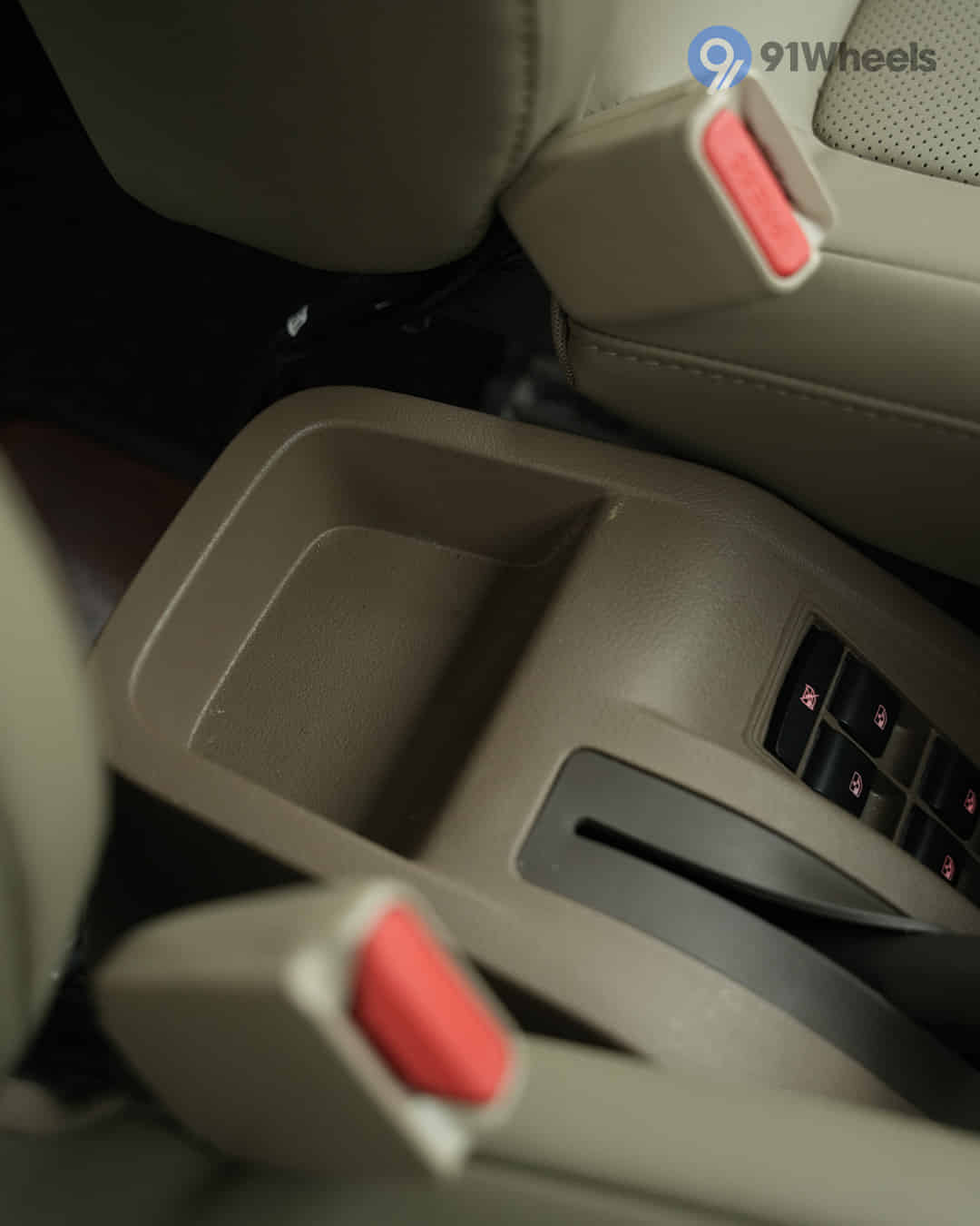 Centre Console / Centre Console Storage