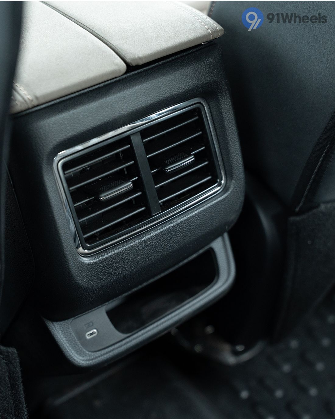 Rear Row Air Vents Rear Row Air Vents