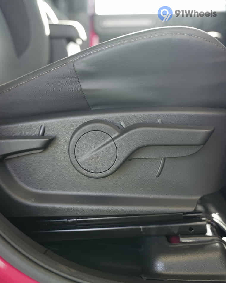 Seats & Cabin Comfort - 3