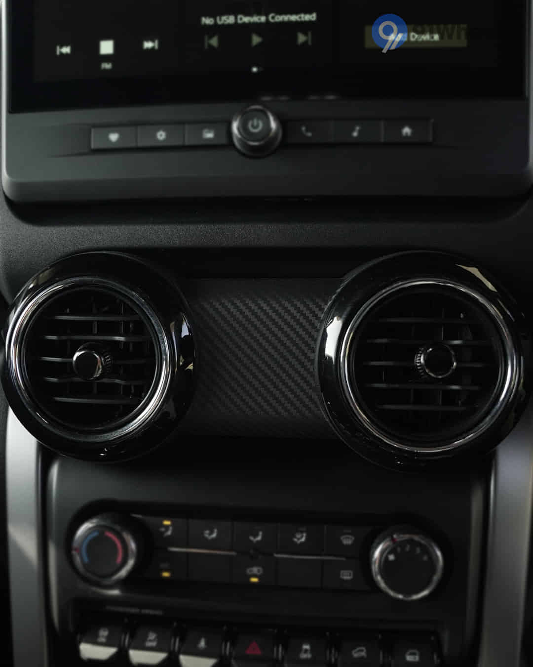 Front Centre Air Vents