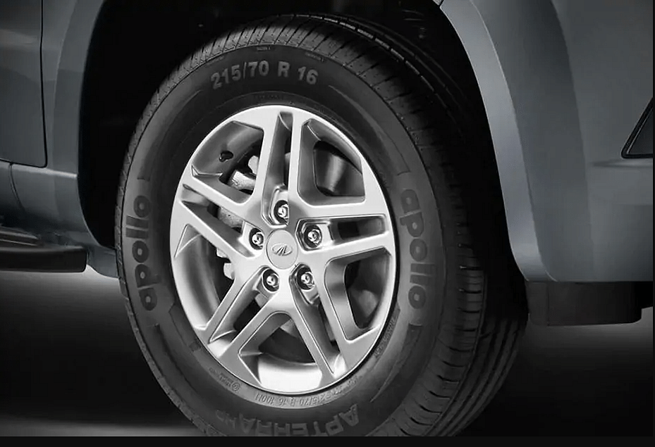 Mahindra TUV300 Plus Wheels