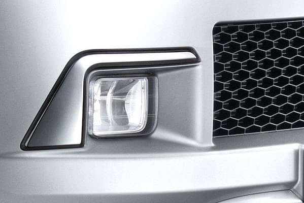 Mahindra TUV300 Plus Fog Lamps