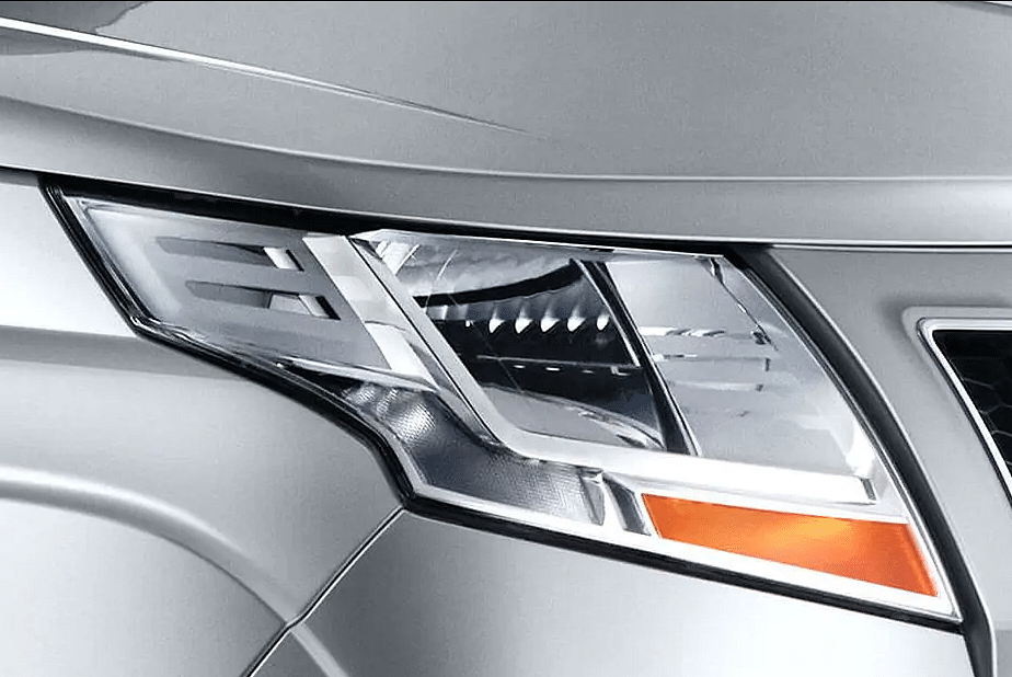 Mahindra TUV300 Plus Headlight