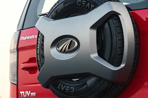 Mahindra TUV300 image Mahindra TUV300 image