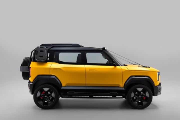 Mahindra Vision S Right Side View