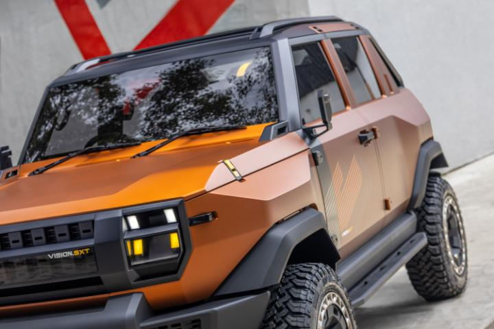 Mahindra Vision SXT Headlight