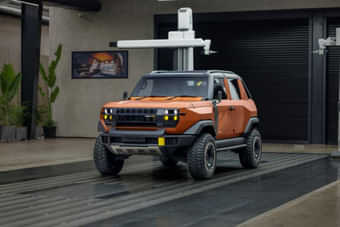 Mahindra Vision SXT Left Front Three Quarter