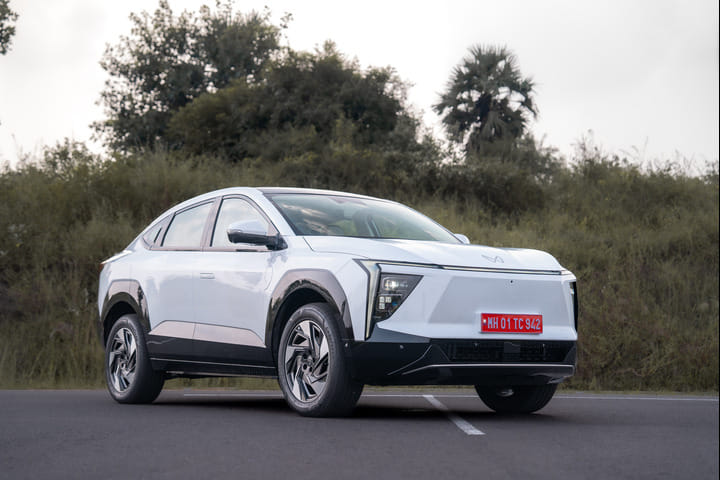 Mahindra XEV 9e Right Front Three Quarter