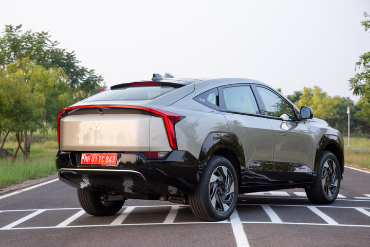 Mahindra XEV 9e Right Rear Three Quarter