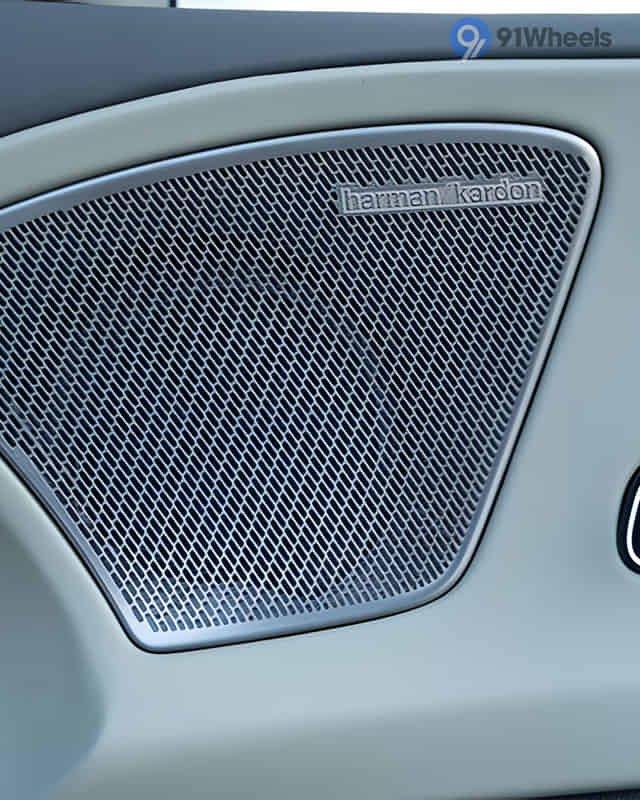 XEV 9e Rear Speakers